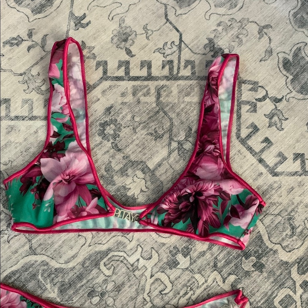 Pitaya wild Valencia Pink Floral swim Set‎ size XS - Picture 4 of 9